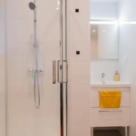 Apartment - Beautiful Bright - 10 Min